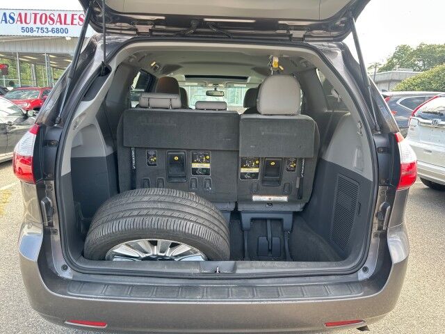 2016 Toyota Sienna XLE Premium Worcester MA