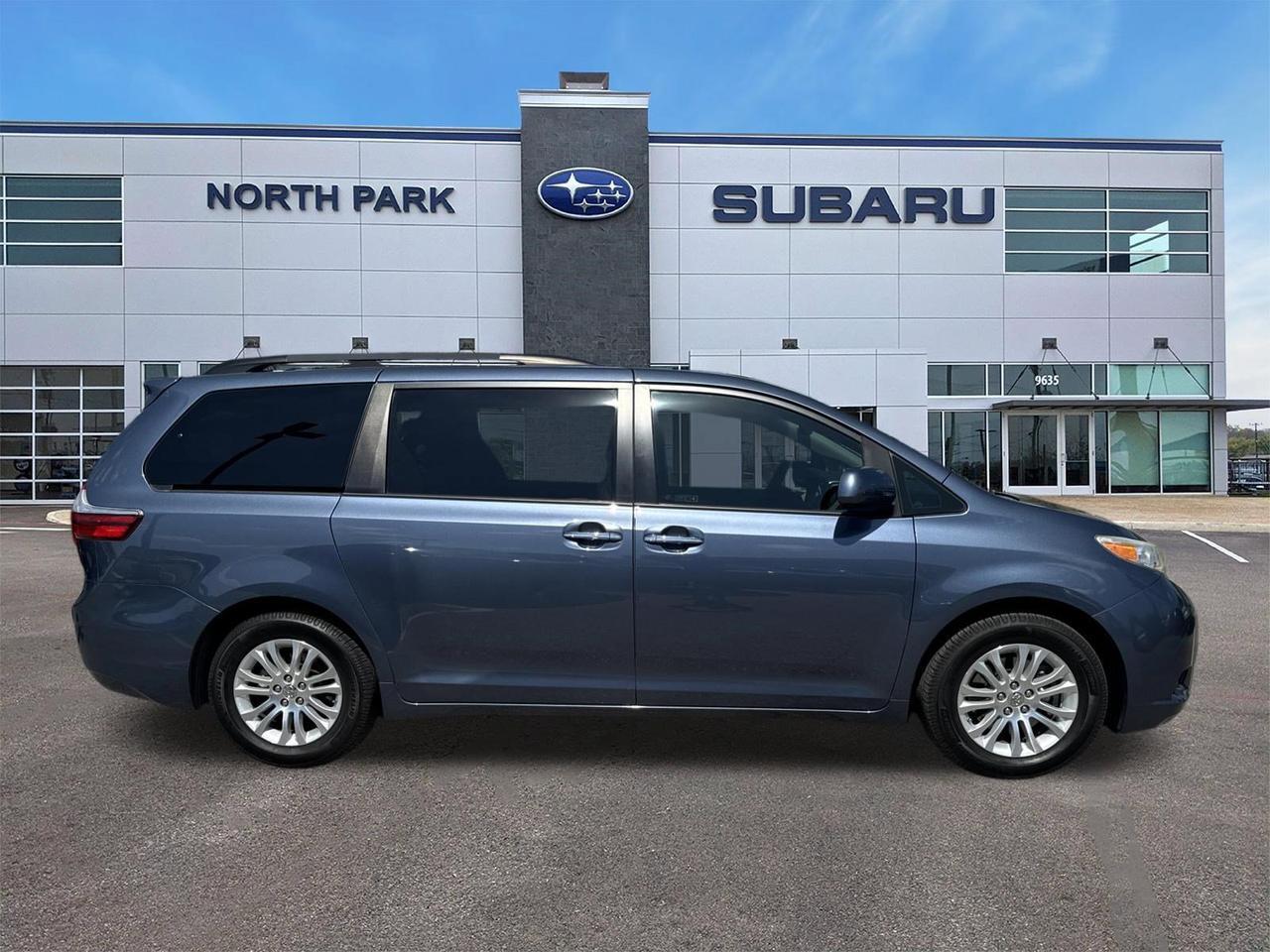 2016 Toyota Sienna XLE