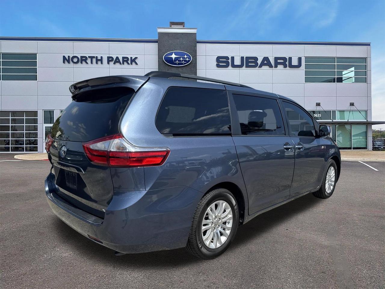 2016 Toyota Sienna XLE