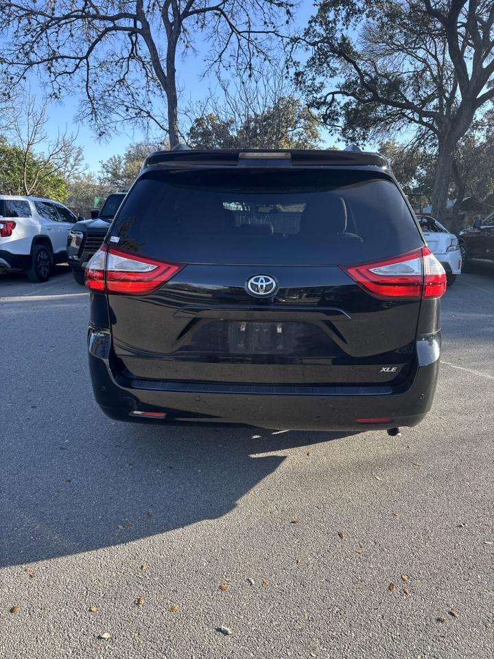 2016 Toyota Sienna XLE