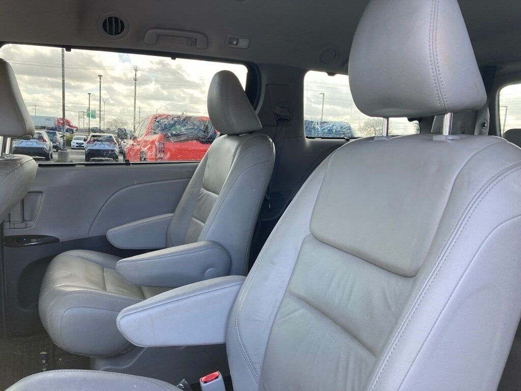 2016 Toyota Sienna XLE San Antonio TX