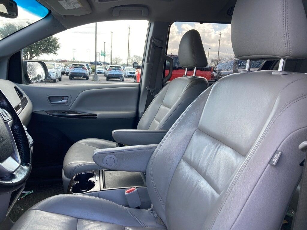 2016 Toyota Sienna XLE San Antonio TX