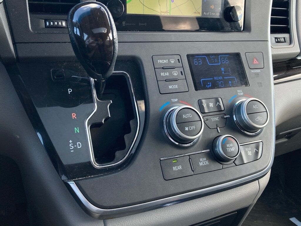 2016 Toyota Sienna XLE San Antonio TX