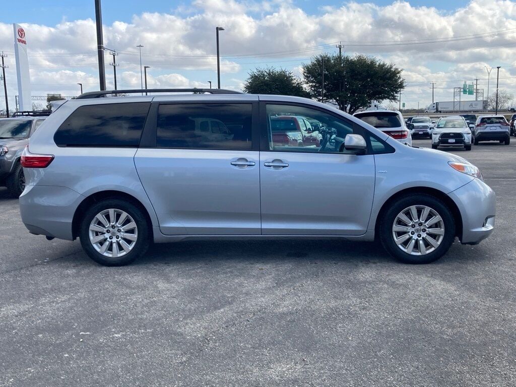 2016 Toyota Sienna XLE San Antonio TX