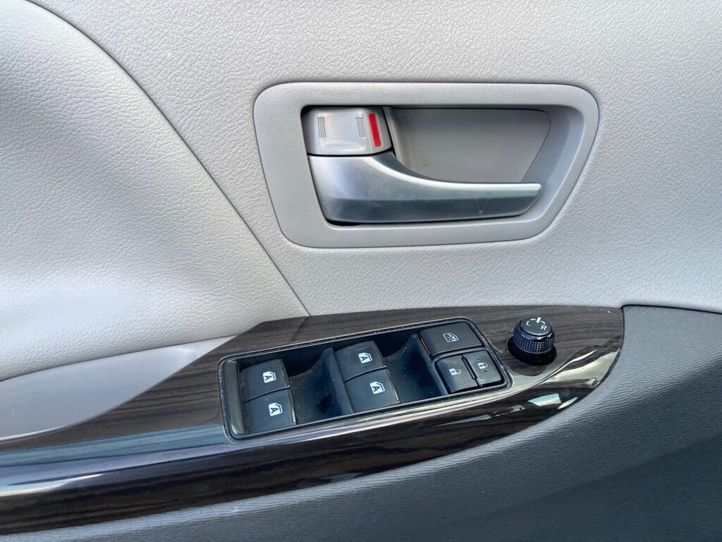 2016 Toyota Sienna XLE San Antonio TX