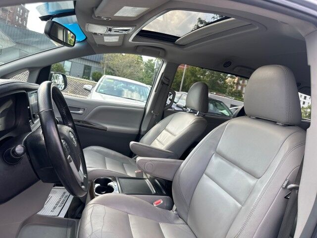 2016 Toyota Sienna XLE Worcester MA