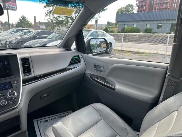 2016 Toyota Sienna XLE Worcester MA