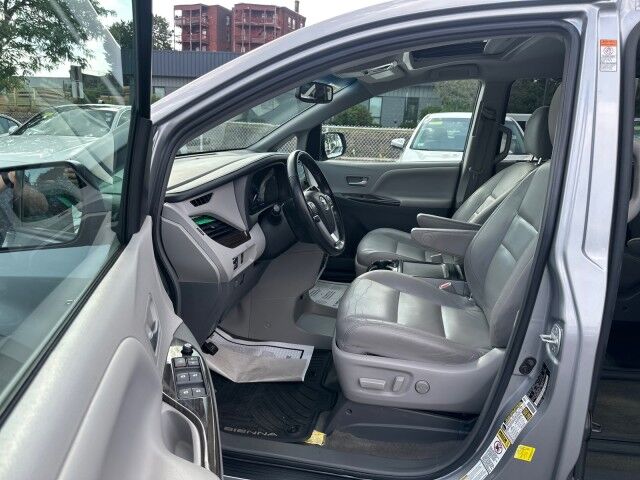 2016 Toyota Sienna XLE Worcester MA