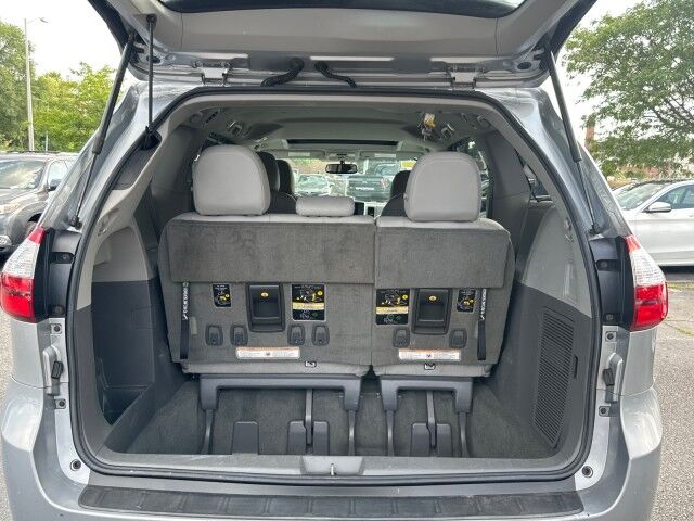 2016 Toyota Sienna XLE Worcester MA