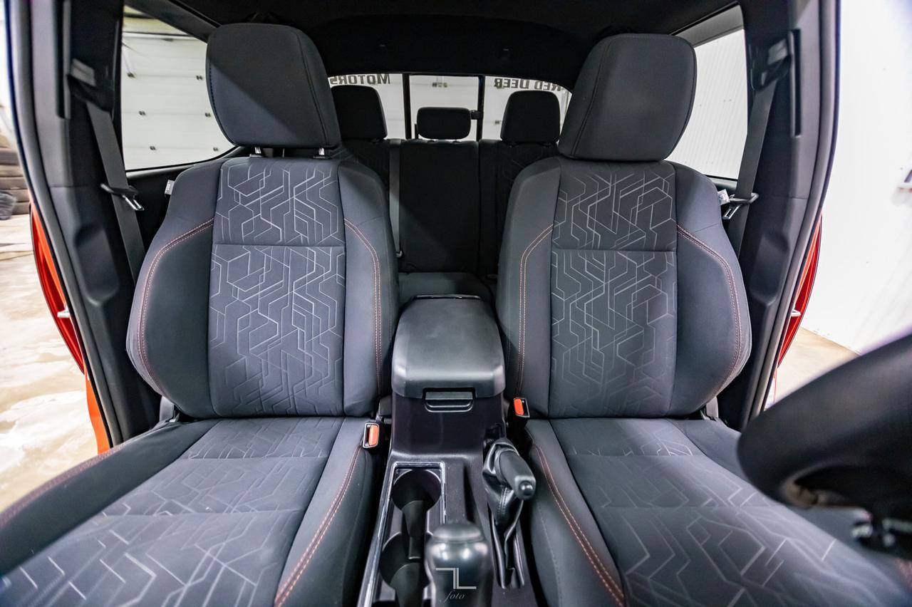 2016 Toyota Tacoma 4x4 Double Cab TRD Sport Manual Nav Roof BCam Red Deer AB