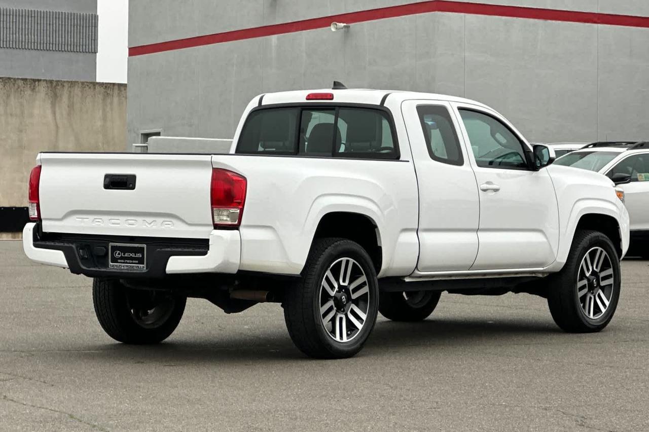 2016 Toyota Tacoma SR