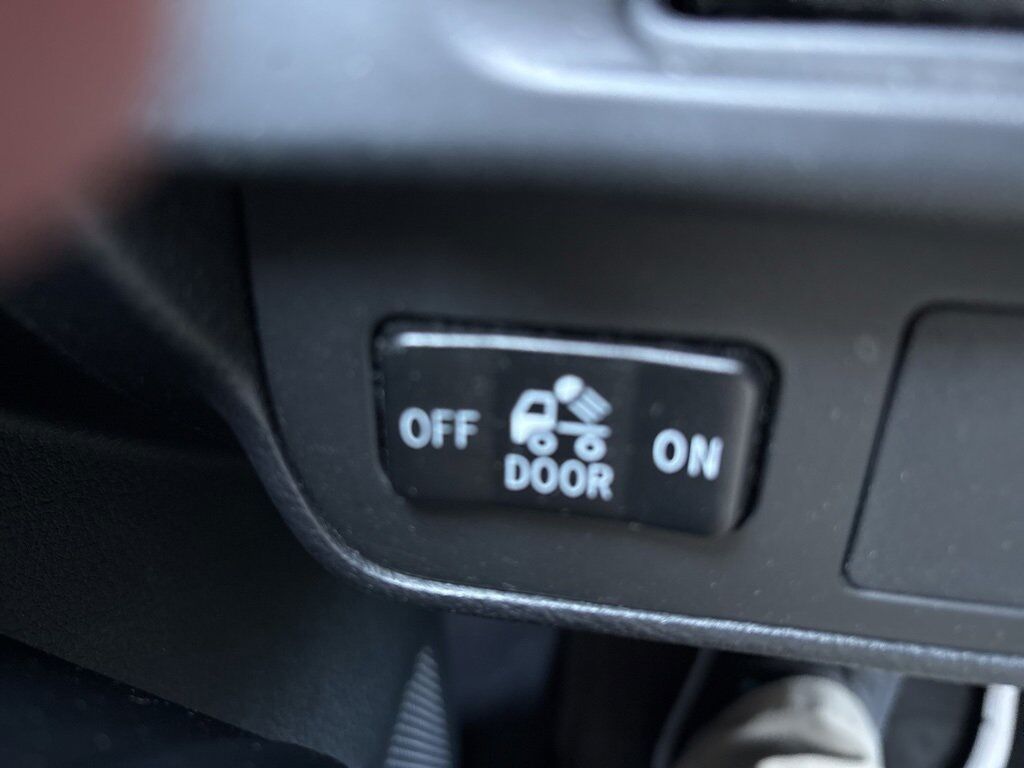 2016 Toyota Tacoma SR