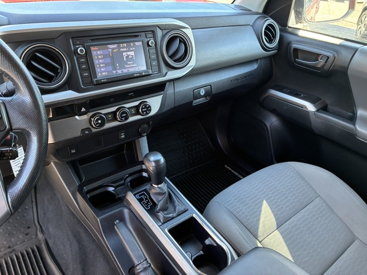 2016 Toyota Tacoma SR5 Charlton MA