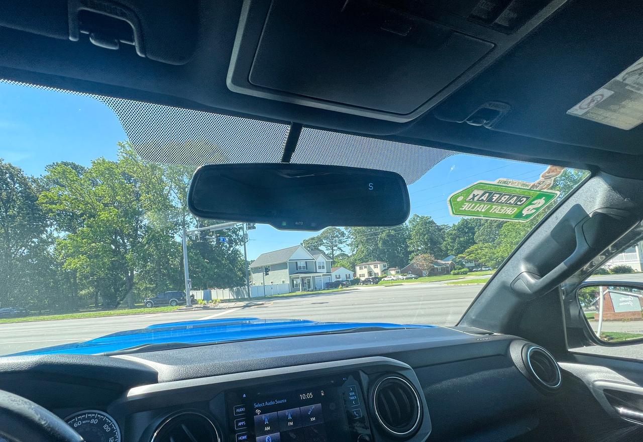 2016 Toyota SR5, SUNROOF, BLUETOOTH, SIRIUS XM, KEYLESS ENTRY