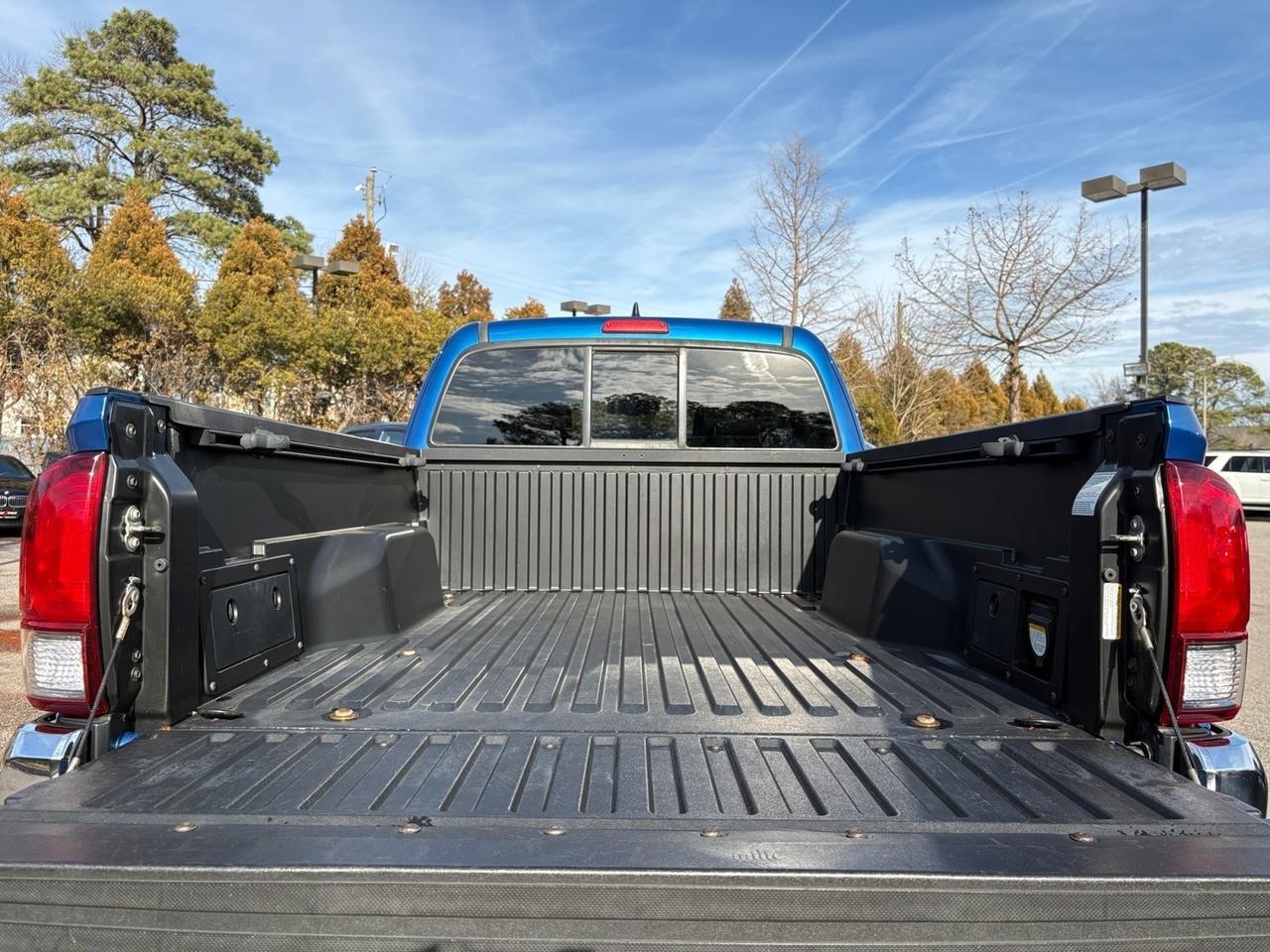 2016 Toyota Tacoma TRD Off Road, ONLY 20K ORIGINAL MILES, TOW PACKAGE, REAR SLIDING WINDOW, POWER AND HEATED MIRRORS, TINTED WINDOWS, REAR BUMPER STEP, REMOTE KEYLESS ENTRY, ONLY 1 OWNER, LOW MILES!, Virginia Beach VA