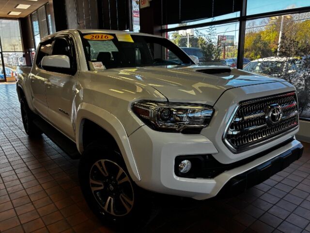 2016 Toyota Tacoma TRD Sport