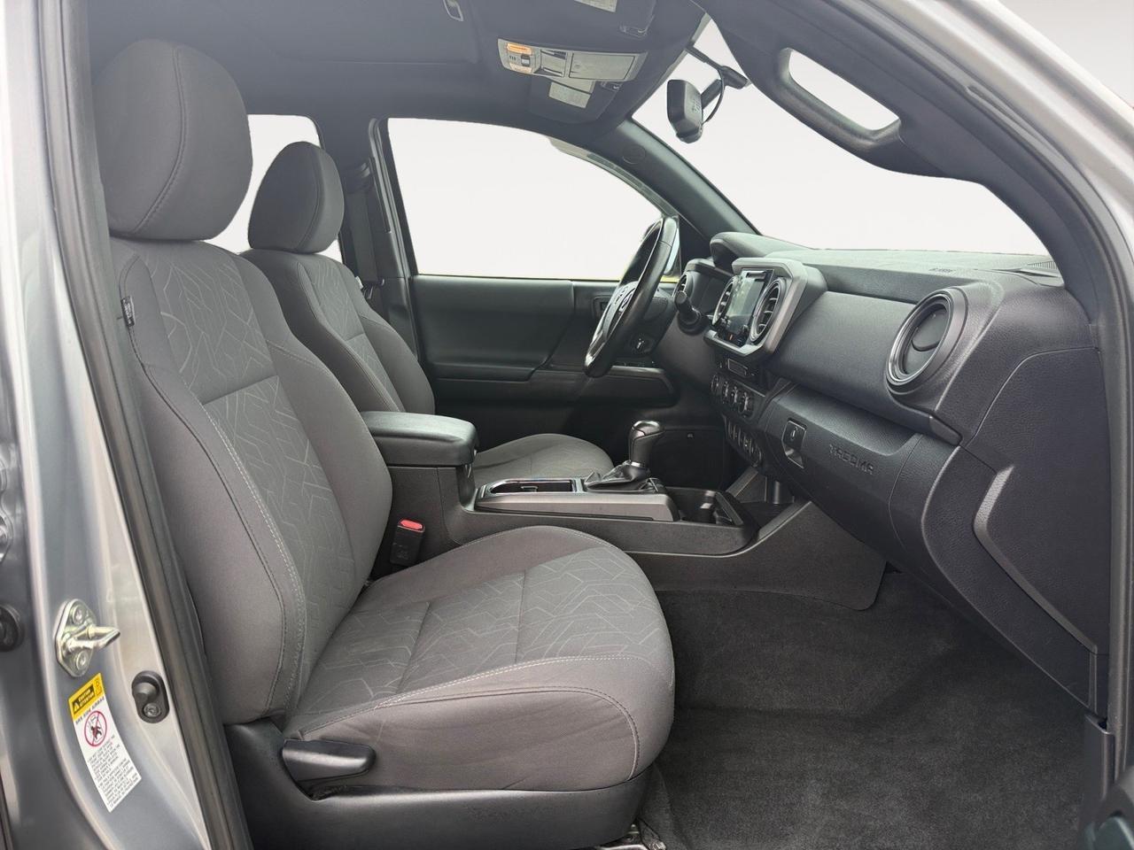 2016 Toyota Tacoma TRD Sport, TONNEAU COVER, BACKUP CAMERA, HEATED SEATS, BED LINER, TOW PACKAGE, SUNROOF, APPLE CARPLAY, BLIND SPOT ALERT, TAKE HOME THIS TACOMA TODAY! Norfolk VA