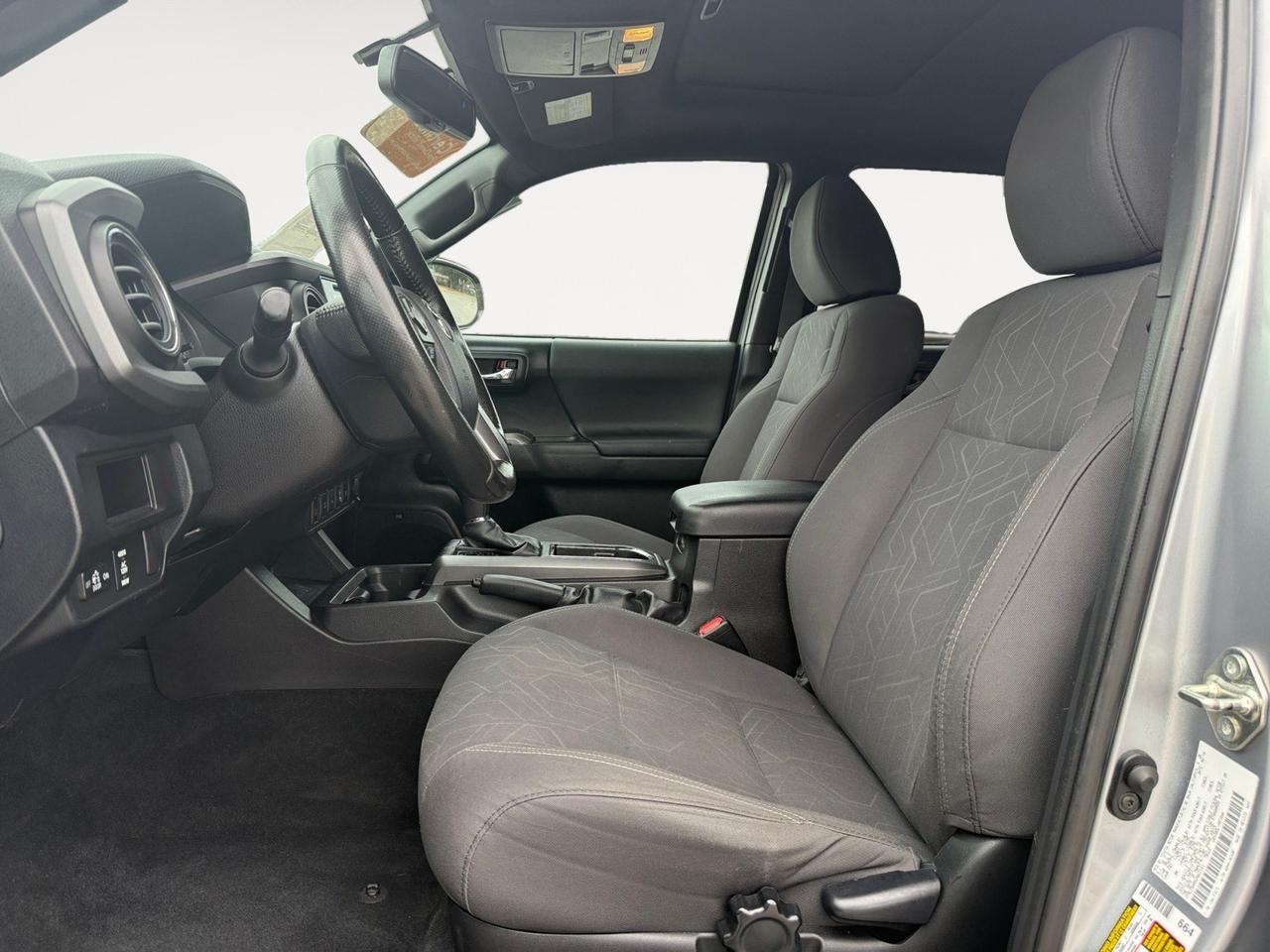 2016 Toyota Tacoma TRD Sport, TONNEAU COVER, BACKUP CAMERA, HEATED SEATS, BED LINER, TOW PACKAGE, SUNROOF, APPLE CARPLAY, BLIND SPOT ALERT, TAKE HOME THIS TACOMA TODAY! Norfolk VA