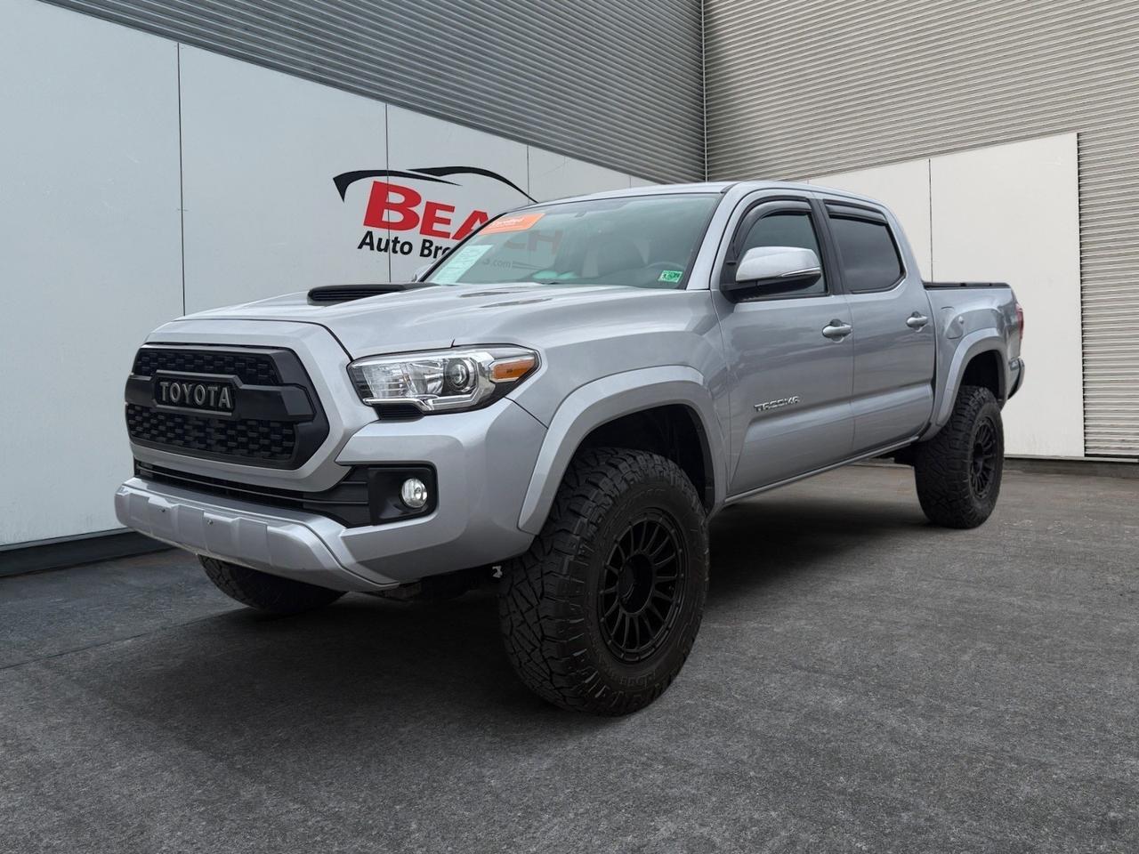 2016 Toyota Tacoma TRD Sport, TONNEAU COVER, BACKUP CAMERA, HEATED SEATS, BED LINER, TOW PACKAGE, SUNROOF, APPLE CARPLAY, BLIND SPOT ALERT, TAKE HOME THIS TACOMA TODAY! Norfolk VA
