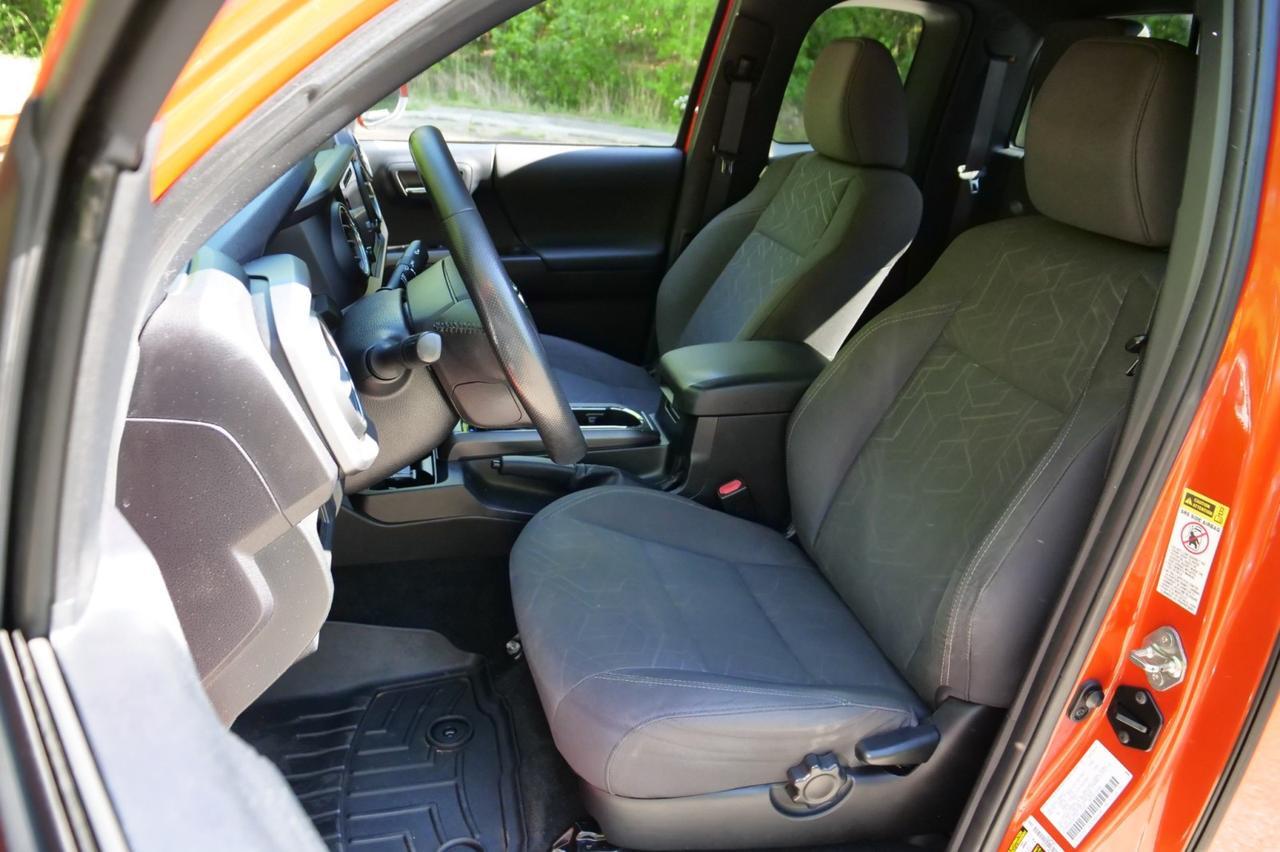 2016 Toyota Tacoma TRD Sport / V6 Tow Package / Navigation! Lincolnton NC