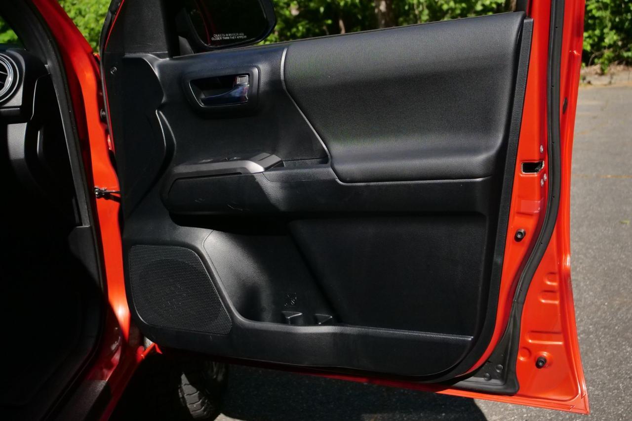 2016 Toyota Tacoma TRD Sport / V6 Tow Package / Navigation! Lincolnton NC