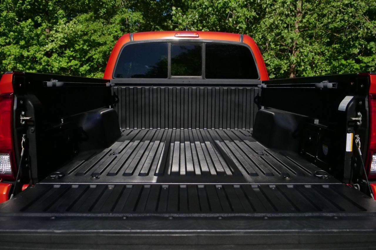 2016 Toyota Tacoma TRD Sport / V6 Tow Package / Navigation! Lincolnton NC