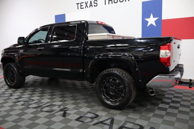 2016 Toyota Tundra 4WD Truck SR5 5.7L V8 Touch Screen 20in Wheels 35in Tires FREE WARRANTY Arlington TX