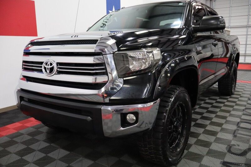 2016 Toyota Tundra 4WD Truck SR5 5.7L V8 Touch Screen 20in Wheels 35in Tires FREE WARRANTY Arlington TX