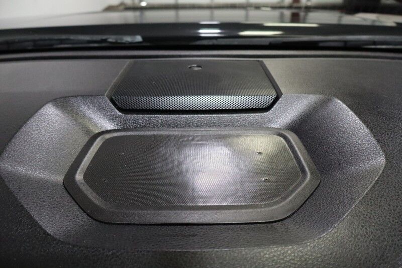 2016 Toyota Tundra 4WD Truck SR5 5.7L V8 Touch Screen 20in Wheels 35in Tires FREE WARRANTY Arlington TX