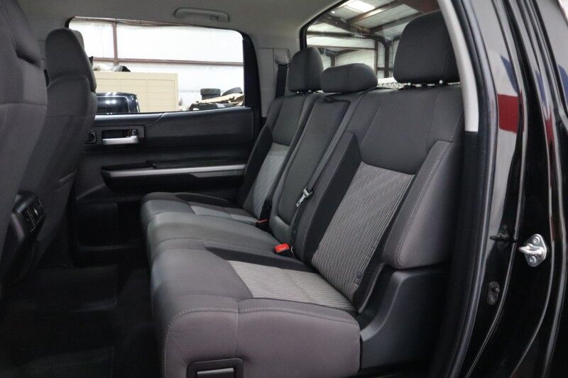 2016 Toyota Tundra 4WD Truck SR5 5.7L V8 Touch Screen 20in Wheels 35in Tires FREE WARRANTY Arlington TX