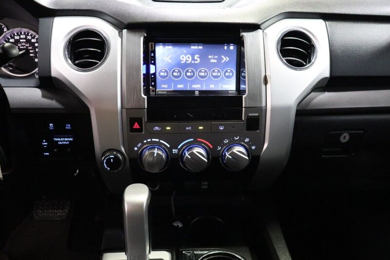 2016 Toyota Tundra 4WD Truck SR5 5.7L V8 Touch Screen 20in Wheels 35in Tires FREE WARRANTY Arlington TX