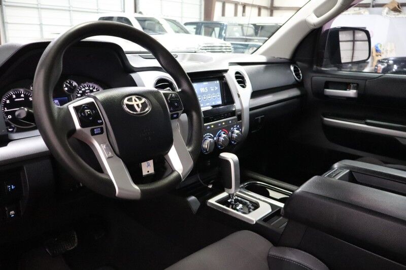 2016 Toyota Tundra 4WD Truck SR5 5.7L V8 Touch Screen 20in Wheels 35in Tires FREE WARRANTY Arlington TX