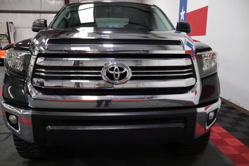 2016 Toyota Tundra 4WD Truck SR5 5.7L V8 Touch Screen 20in Wheels 35in Tires FREE WARRANTY Arlington TX