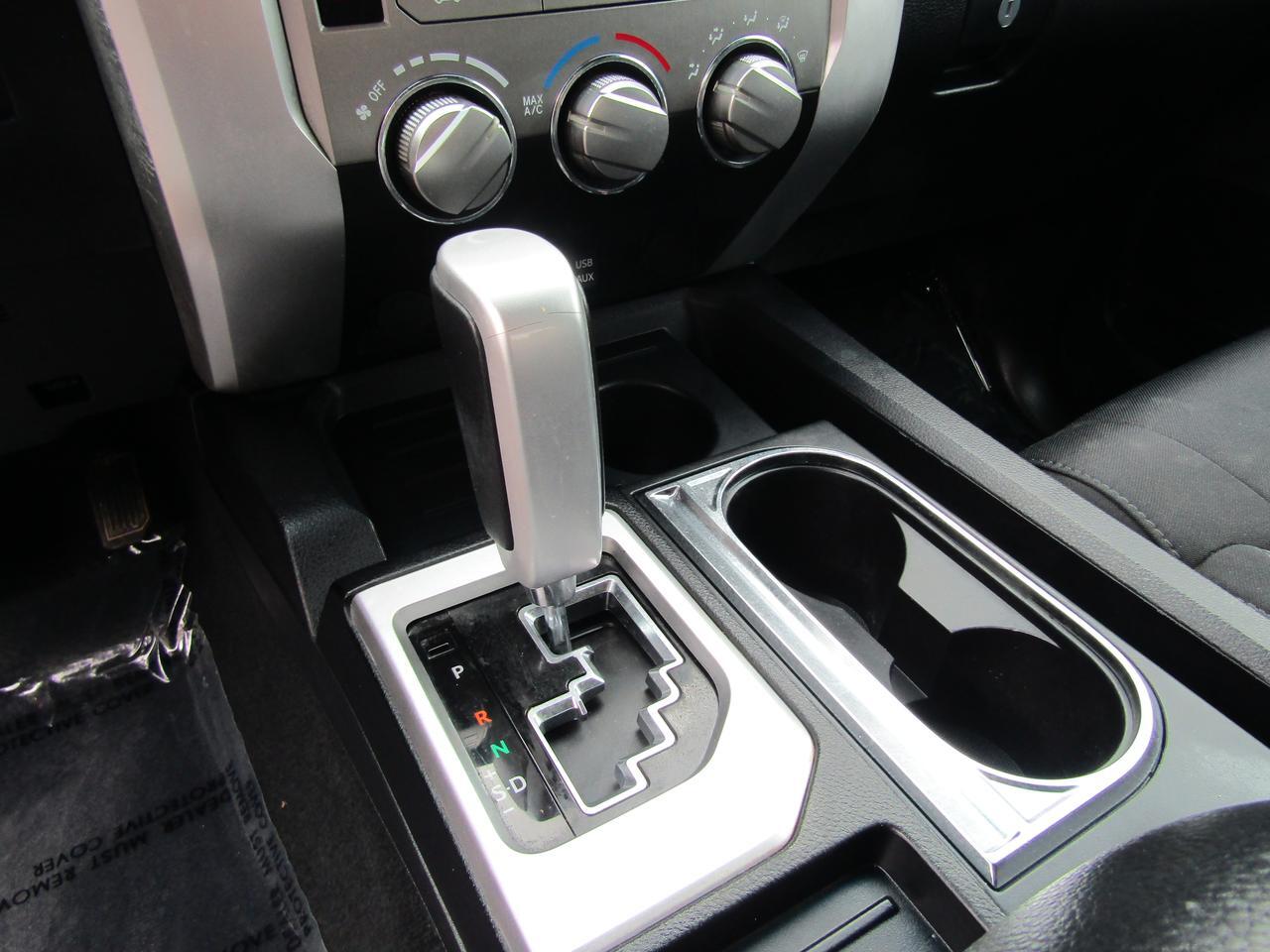 2016 Toyota Tundra CrewMax 4.6L V8 6-Spd AT SR5 (Natl) Grand Prairie TX