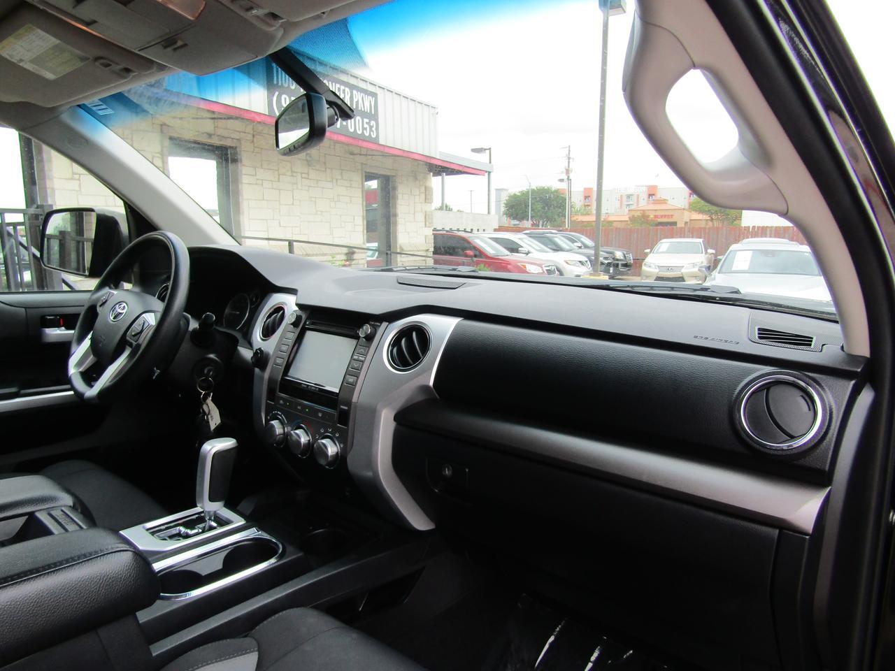 2016 Toyota Tundra CrewMax 4.6L V8 6-Spd AT SR5 (Natl) Grand Prairie TX
