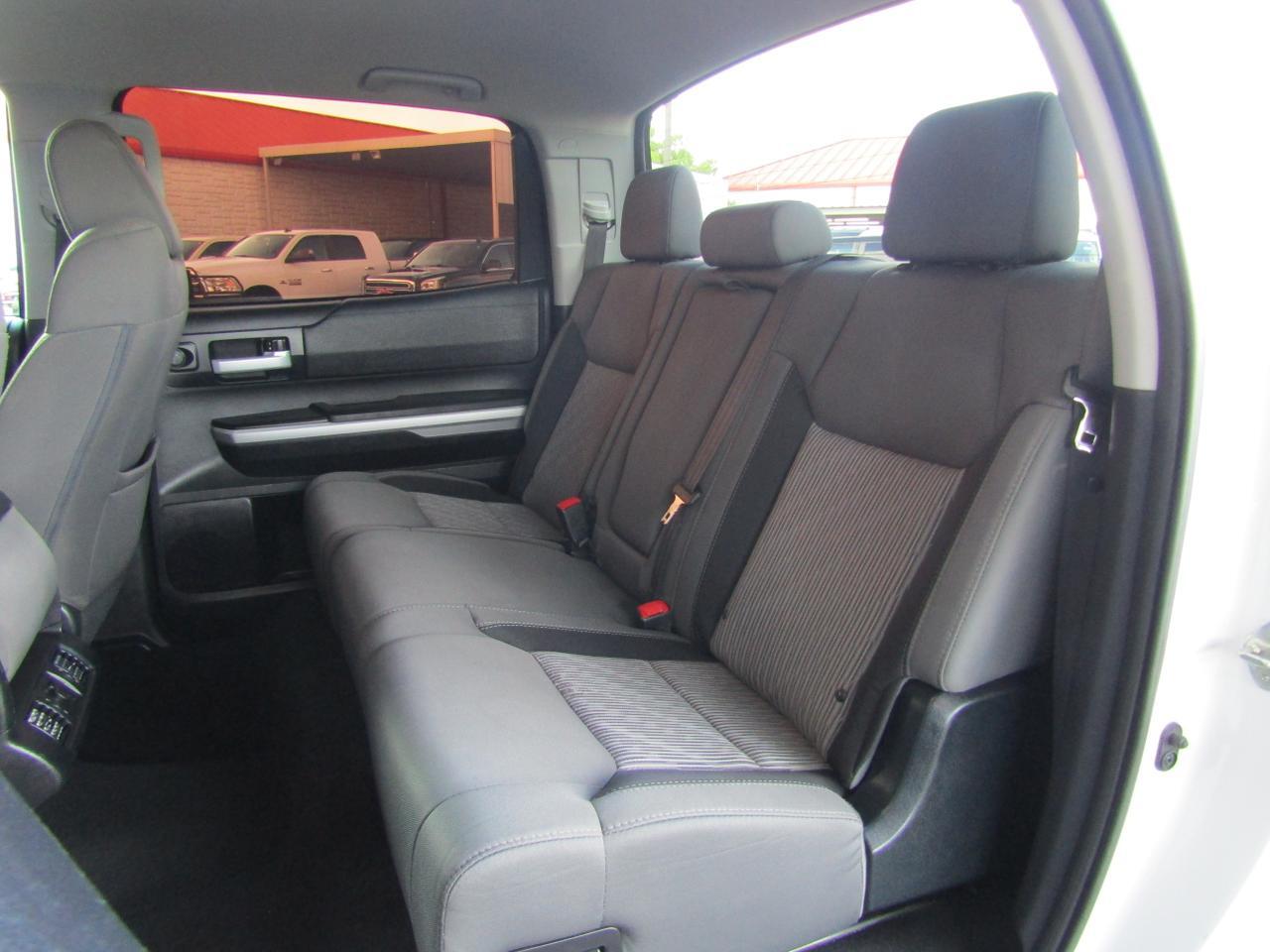 2016 Toyota Tundra CrewMax 4.6L V8 6-Spd AT SR5 (Natl) Grand Prairie TX