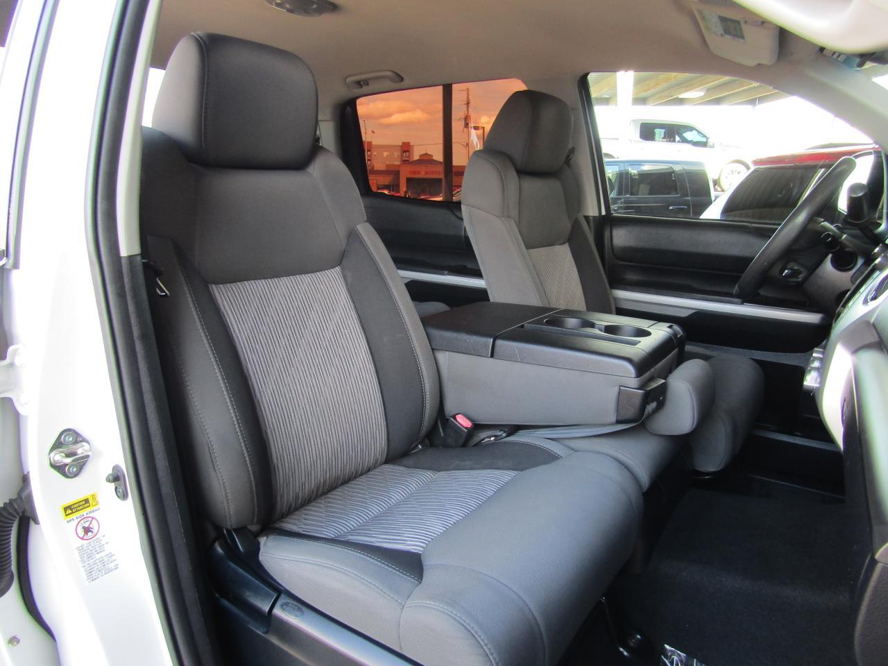 2016 Toyota Tundra CrewMax 4.6L V8 6-Spd AT SR5 (Natl) Grand Prairie TX