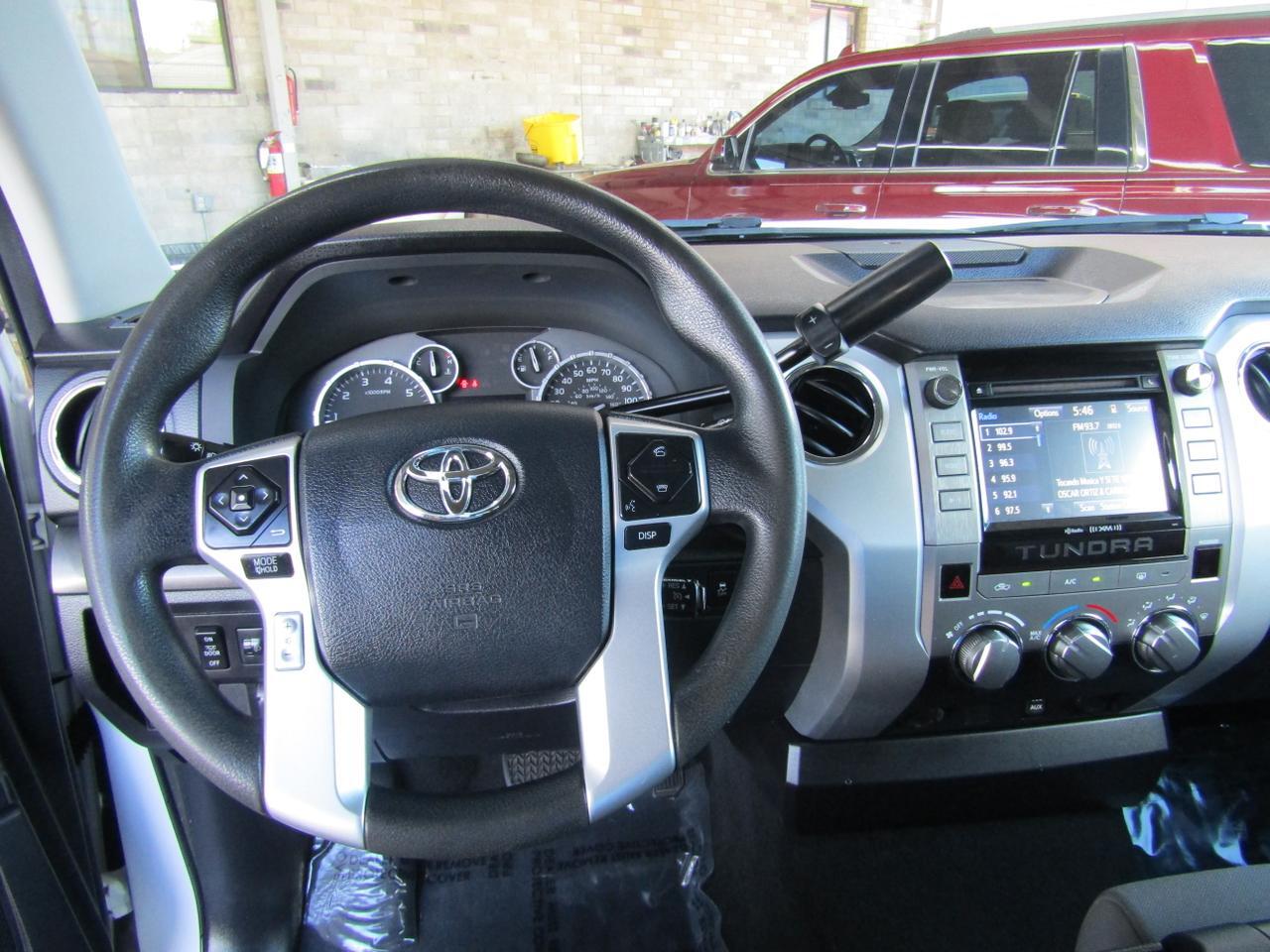 2016 Toyota Tundra CrewMax 4.6L V8 6-Spd AT SR5 (Natl) Grand Prairie TX