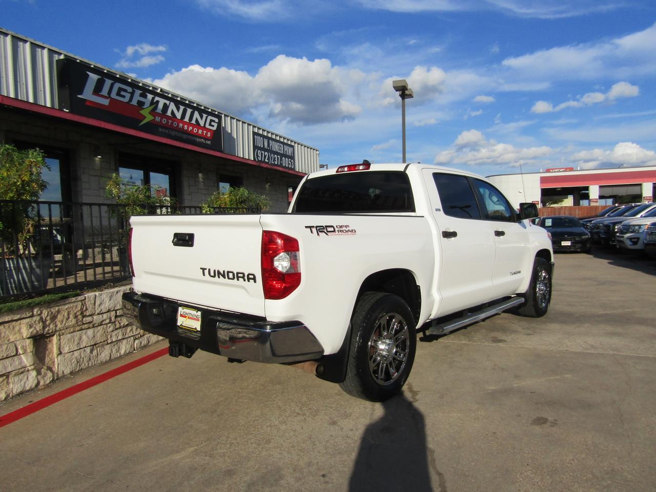 2016 Toyota Tundra CrewMax 4.6L V8 6-Spd AT SR5 (Natl) Grand Prairie TX