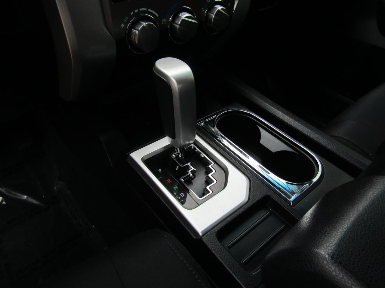 2016 Toyota Tundra CrewMax 4.6L V8 6-Spd AT SR5 (Natl) Grand Prairie TX