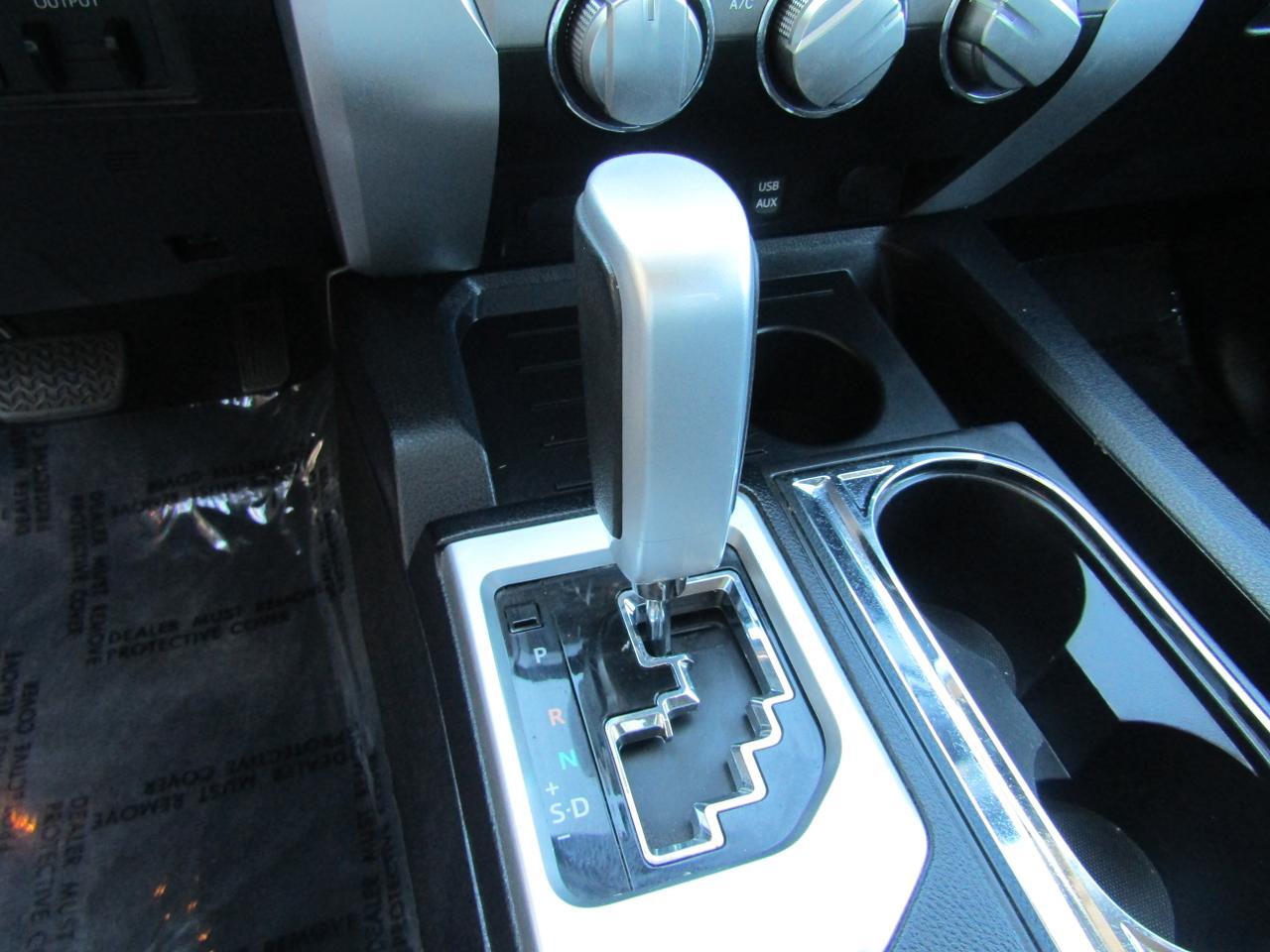 2016 Toyota Tundra CrewMax 5.7L FFV V8 6-Spd AT SR5 (Natl) Grand Prairie TX