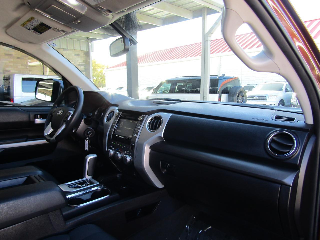 2016 Toyota Tundra CrewMax 5.7L FFV V8 6-Spd AT SR5 (Natl) Grand Prairie TX