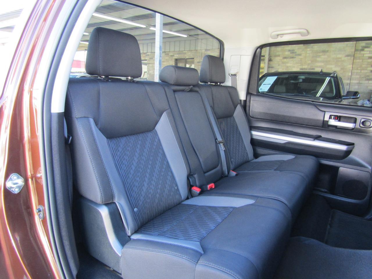 2016 Toyota Tundra CrewMax 5.7L FFV V8 6-Spd AT SR5 (Natl) Grand Prairie TX