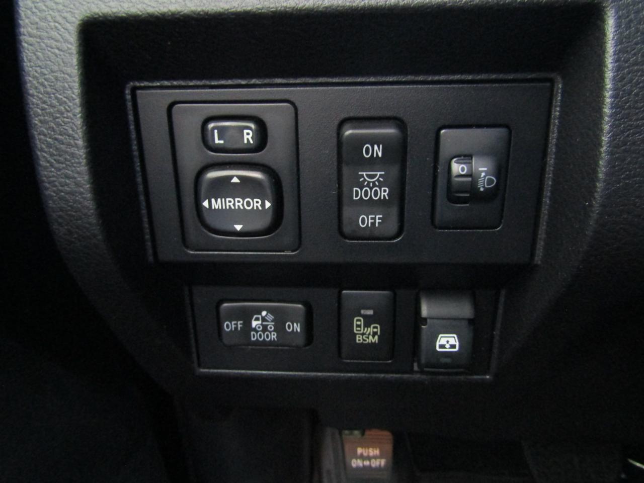 2016 Toyota Tundra CrewMax 5.7L V8 6-Spd AT LTD (Natl) Grand Prairie TX
