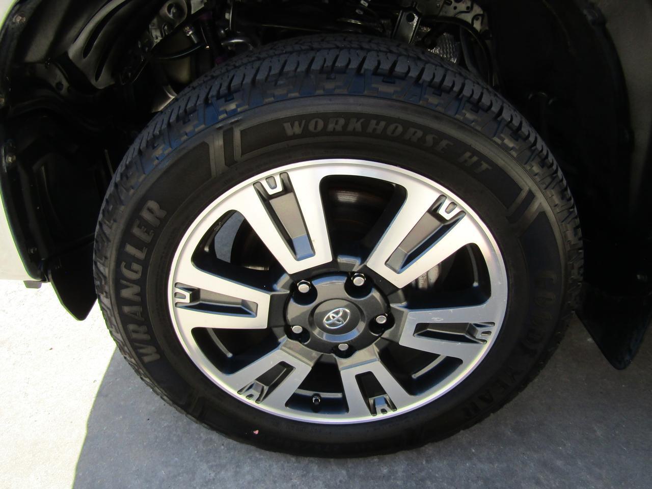 2016 Toyota Tundra Double Cab 5.7L V8 6-Spd AT SR5 (Natl) Grand Prairie TX