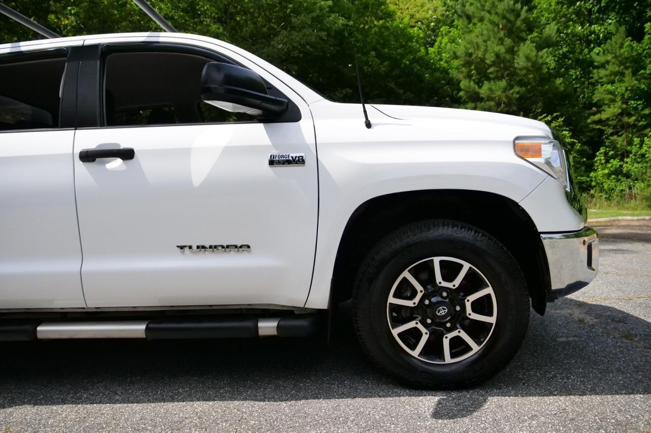 2016 Toyota Tundra SR5 4X4 / TRD Off Road Package / 5.7L V8! High Point NC