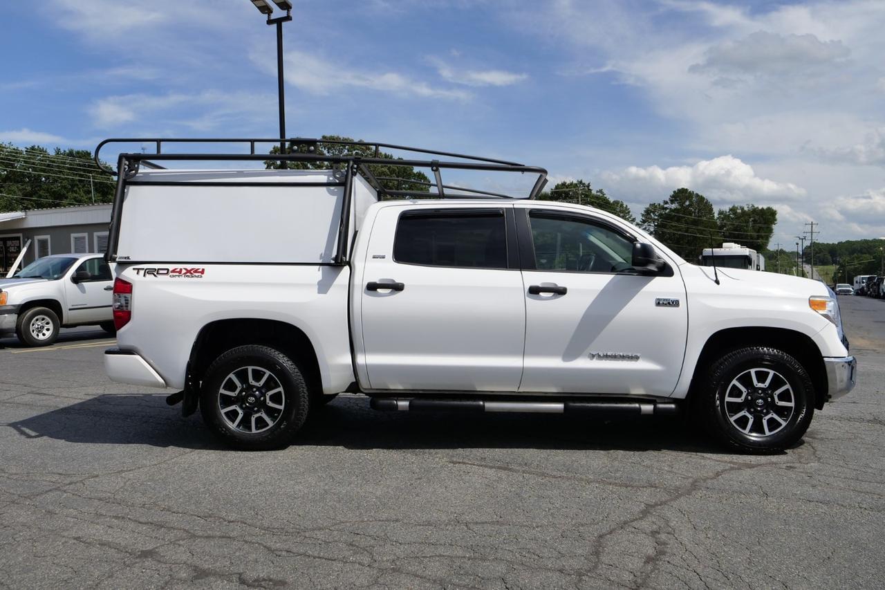 2016 Toyota Tundra SR5 4X4 / TRD Off Road Package / 5.7L V8! High Point NC