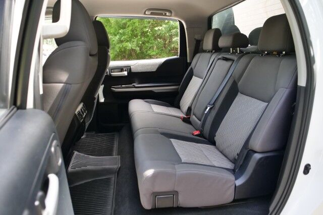 2016 Toyota Tundra SR5 4X4 / TRD Off Road Package / 5.7L V8! High Point NC