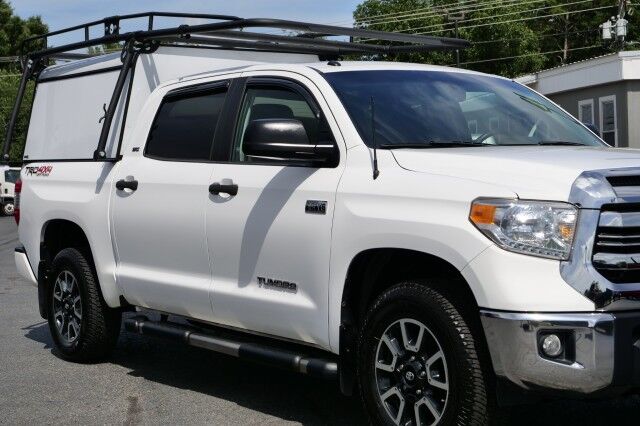 2016 Toyota Tundra SR5 4X4 / TRD Off Road Package / 5.7L V8! High Point NC