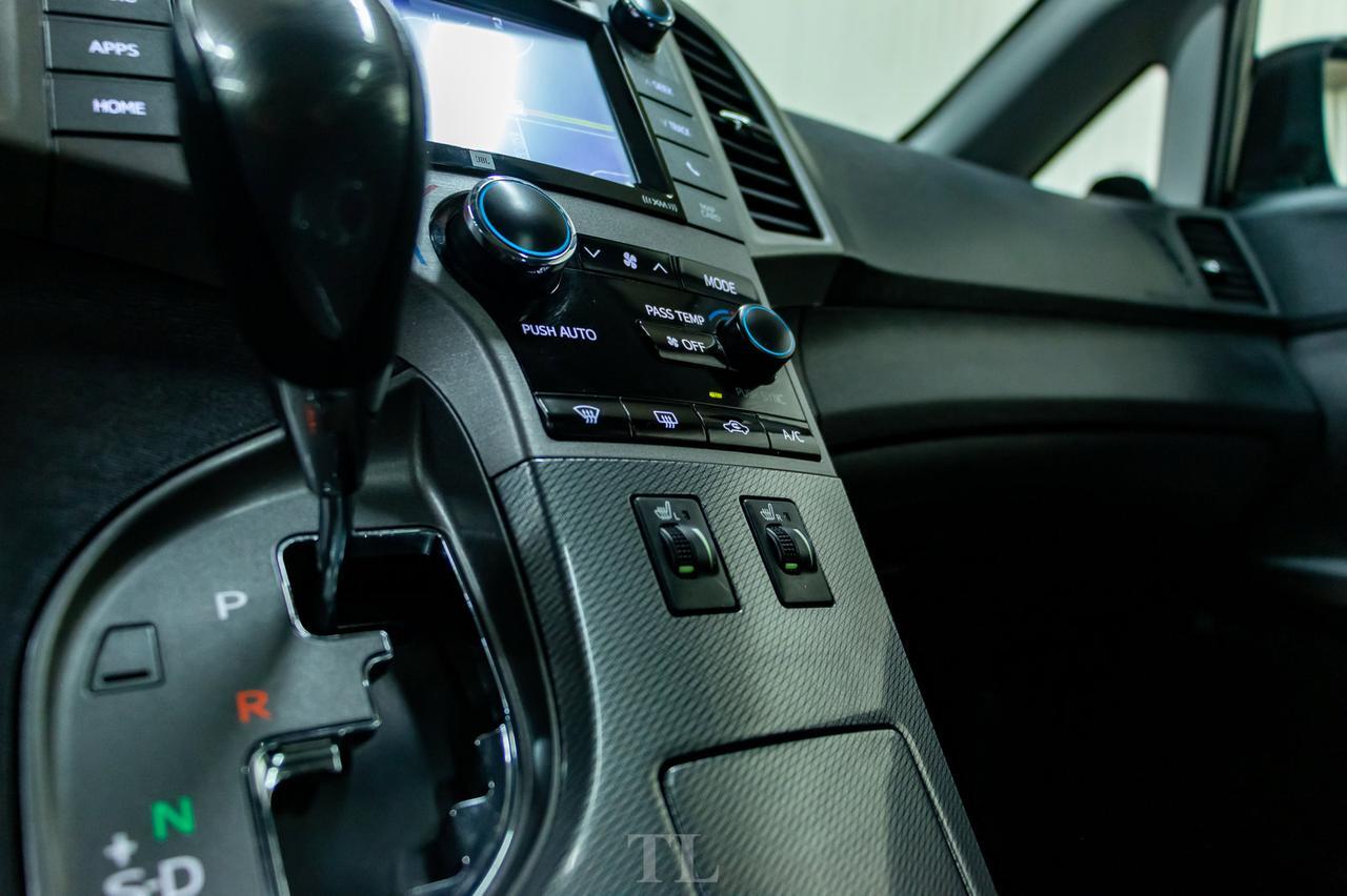 2016 Toyota Venza AWD Limited Leather Roof Nav BCam Red Deer AB